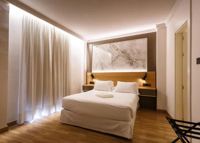 Dauro Premier 3* グラナダ