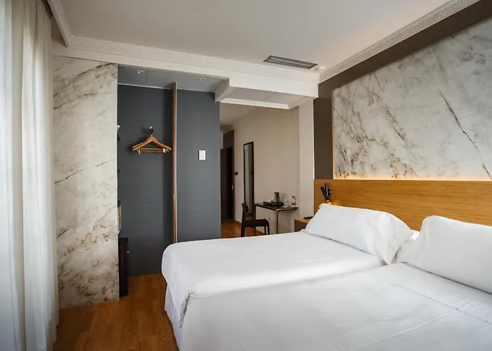 Dauro Premier ホテル 3*